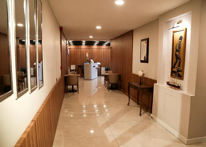 Joyful By Gnl Hotel 3*