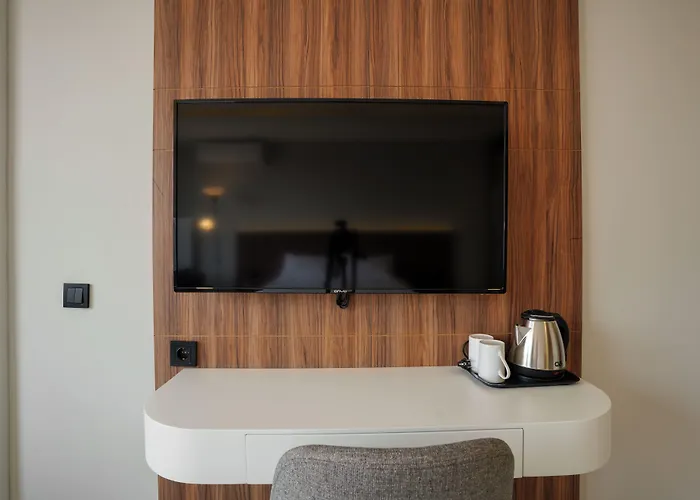 Joyful By Gnl Hotel 3*